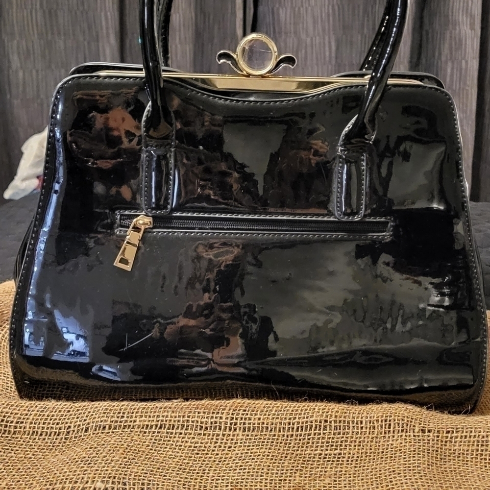 Stylish Black Shiny Purse with Ample Interior Pockets - Picture 4 of 5